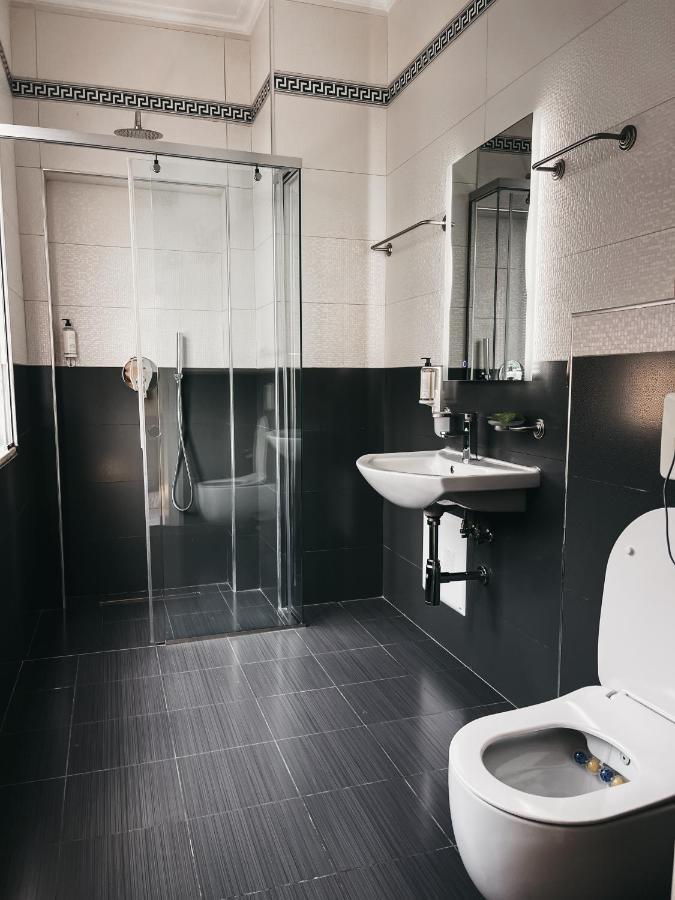 Amansar Boutique Hotel Tiranë Ngoại thất bức ảnh